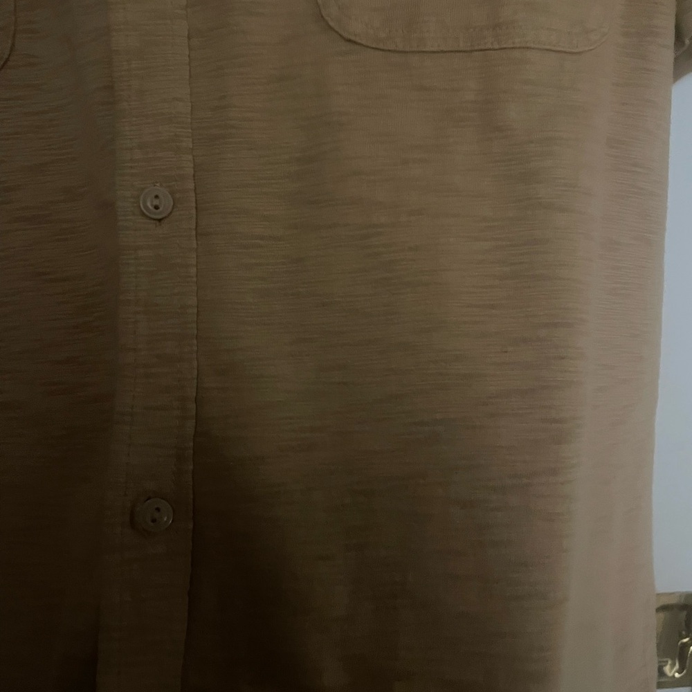 Mutual Weave XL Short Sleeve Button Front Shirt in a tan brindle color. Like New - Picture 5 of 7